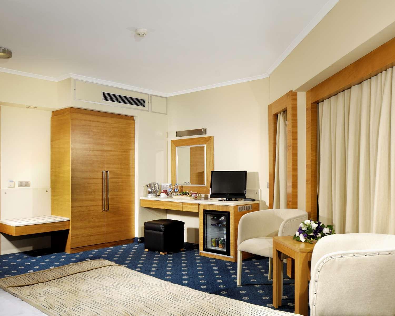 Best Western Plus Hotel Konak Esmirna Exterior foto
